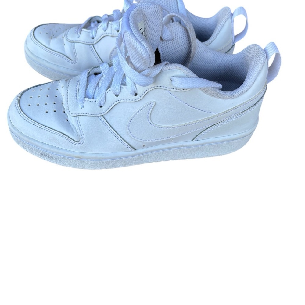 Nike Kids Unisex Court Borough Low 2 Triple White Leather Sneakers 4.5 Youth